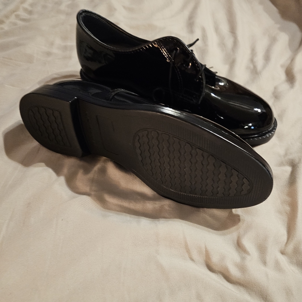 Shoes - Picture 2 of 3
